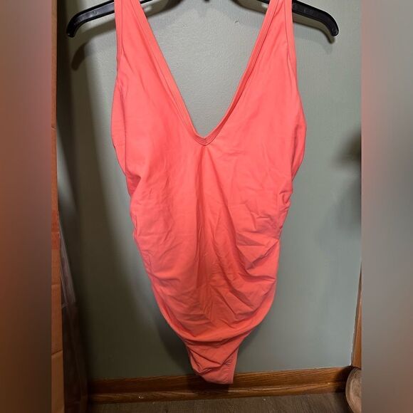 Kona Sol V-Neck Over The Shoulder High Leg One Piece Swimsuit NWT Size 22W Coral - Picture 3 of 9